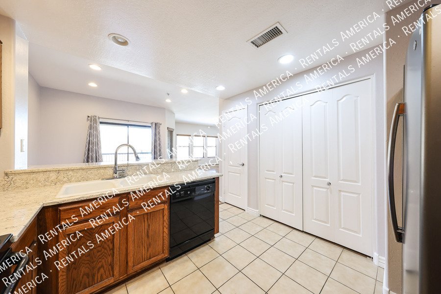 Charming 2 Bedroom, 2 Bath Condo with Garage in a Prime Location! property image