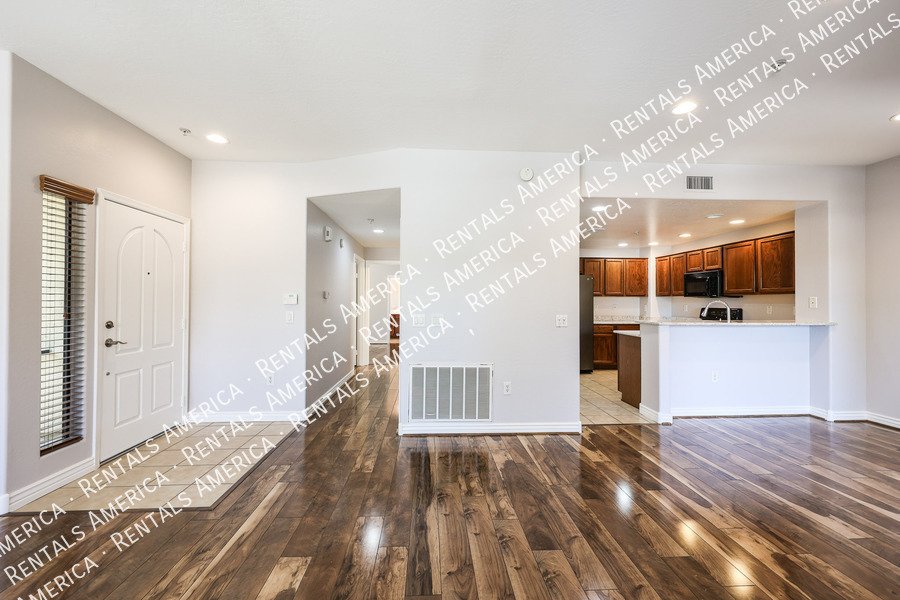 Charming 2 Bedroom, 2 Bath Condo with Garage in a Prime Location! property image