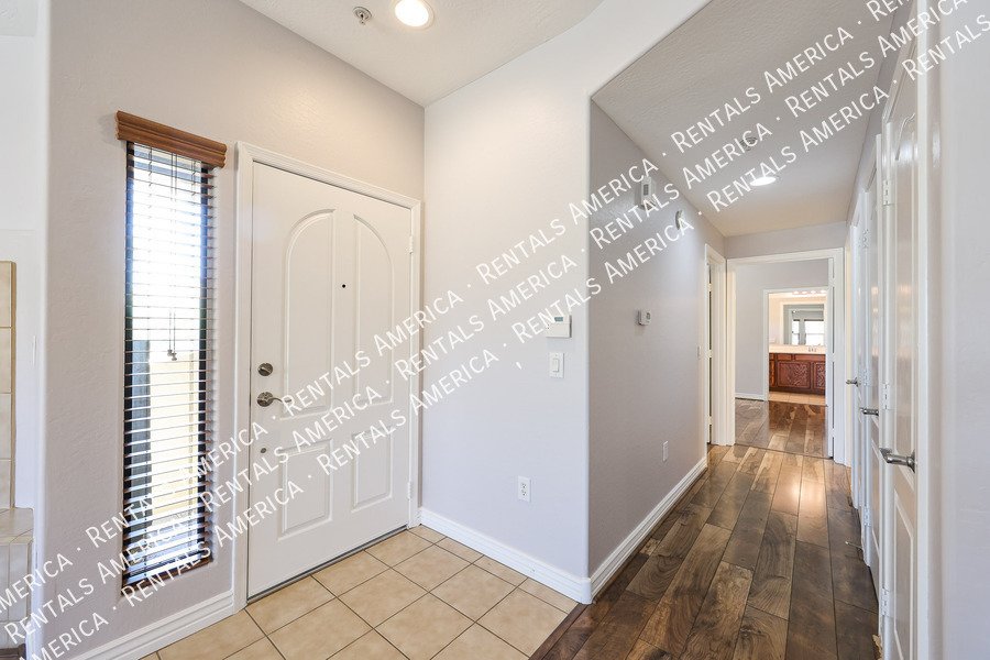 Charming 2 Bedroom, 2 Bath Condo with Garage in a Prime Location! property image