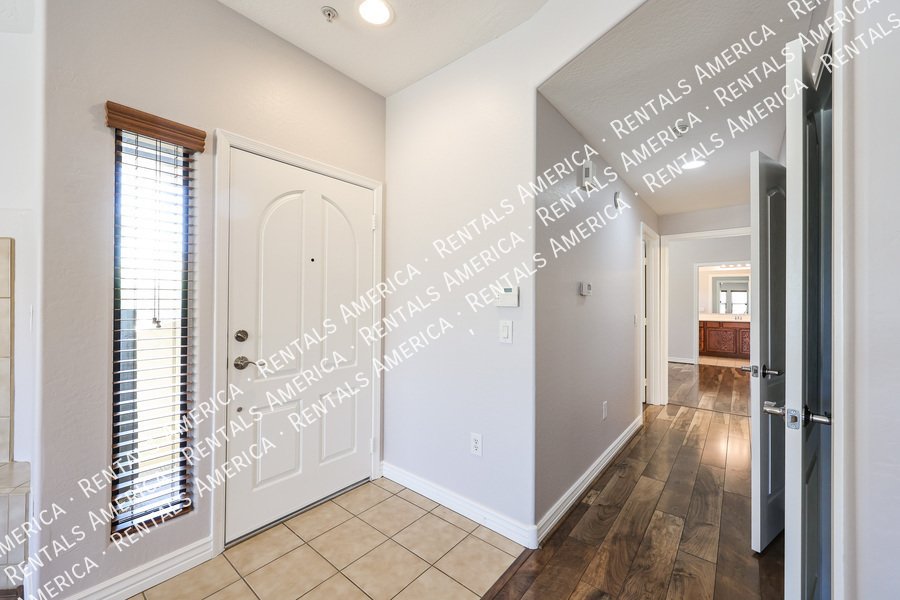 Charming 2 Bedroom, 2 Bath Condo with Garage in a Prime Location! property image