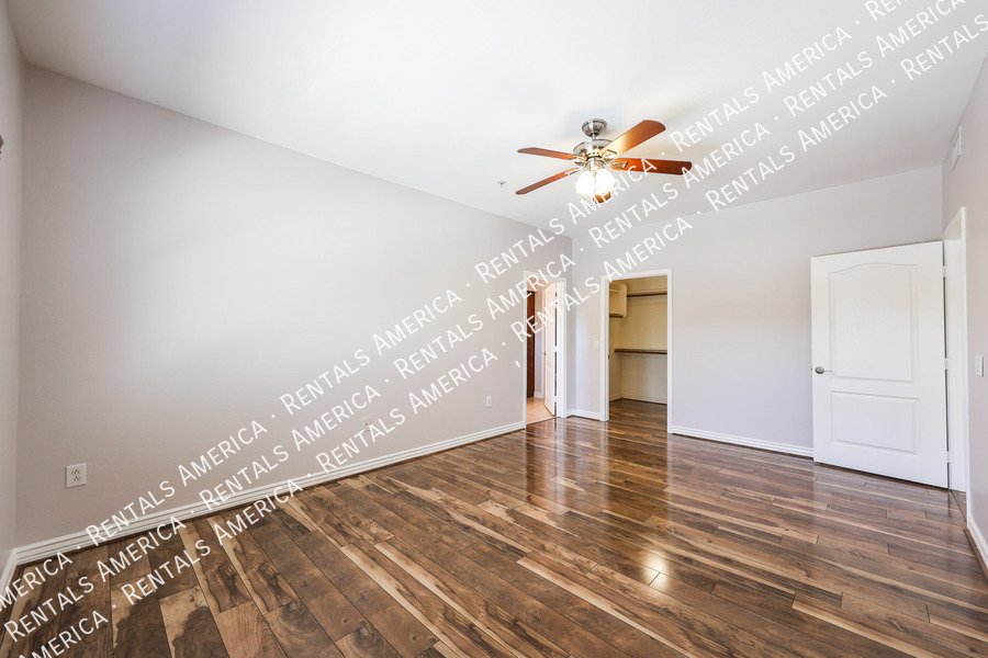 Charming 2 Bedroom, 2 Bath Condo with Garage in a Prime Location! property image