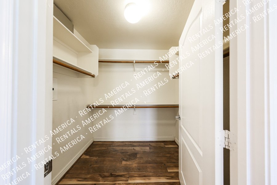Charming 2 Bedroom, 2 Bath Condo with Garage in a Prime Location! property image