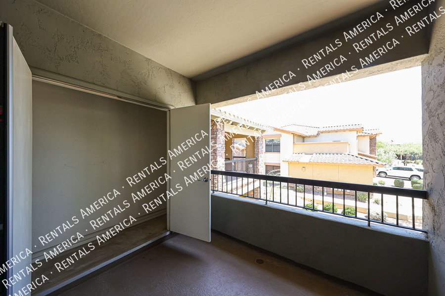 Charming 2 Bedroom, 2 Bath Condo with Garage in a Prime Location! property image
