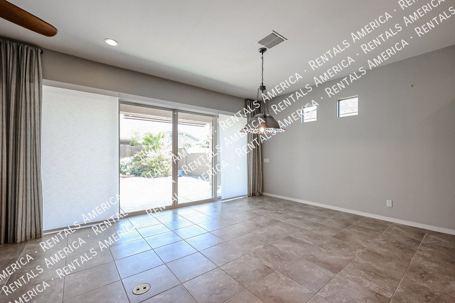 Beautiful Single Level 2BD W/Office Home in the Glennwilde Community!! property image