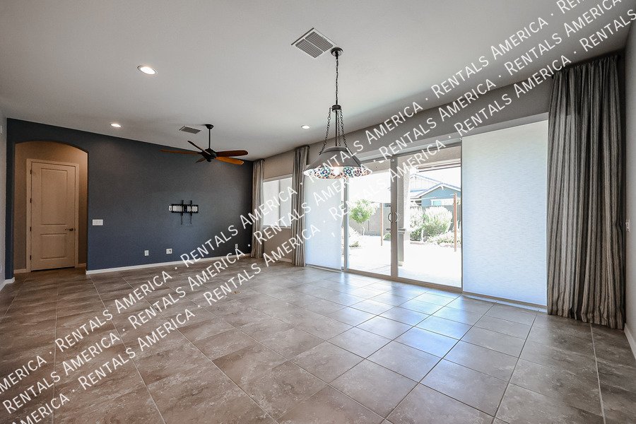 Beautiful Single Level 2BD W/Office Home in the Glennwilde Community!! property image
