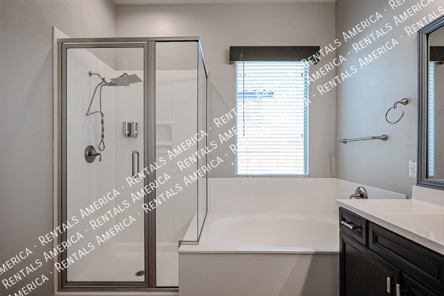 Beautiful Single Level 2BD W/Office Home in the Glennwilde Community!! property image