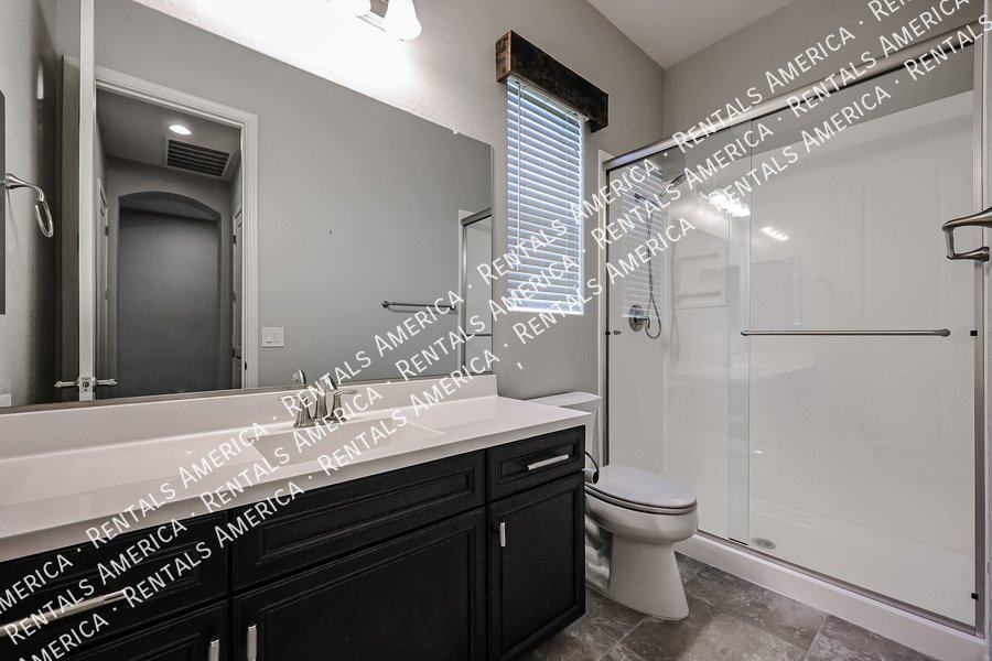 Beautiful Single Level 2BD W/Office Home in the Glennwilde Community!! property image