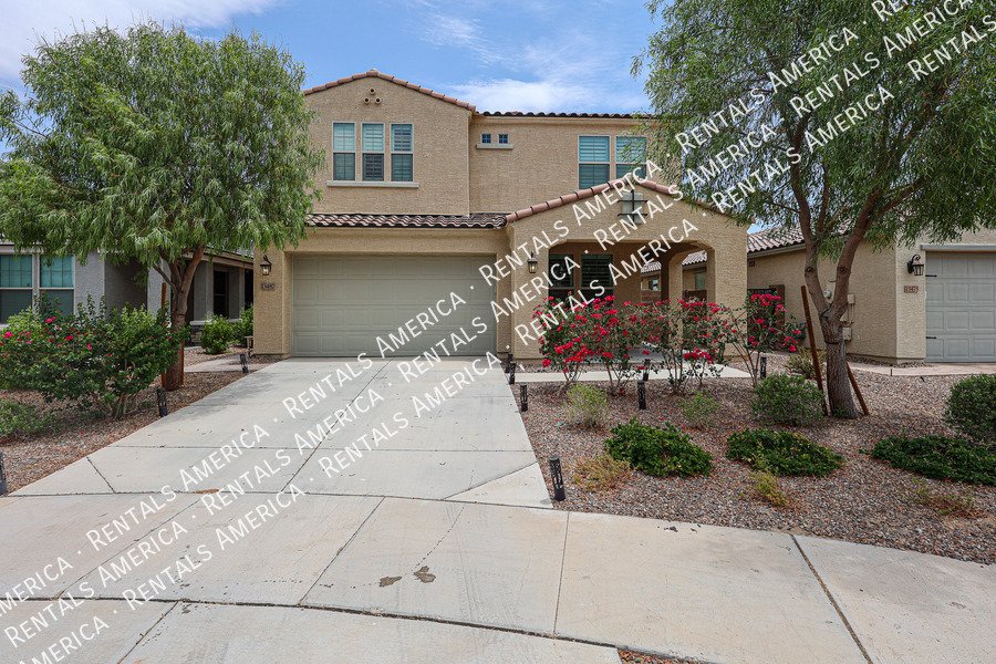 Spacious 4-Bedroom Home with Loft property image