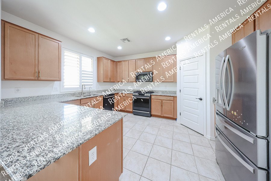 Spacious 4-Bedroom Home with Loft property image