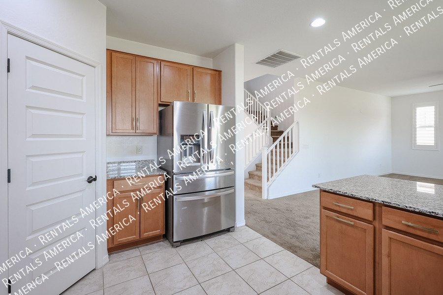 Spacious 4-Bedroom Home with Loft property image