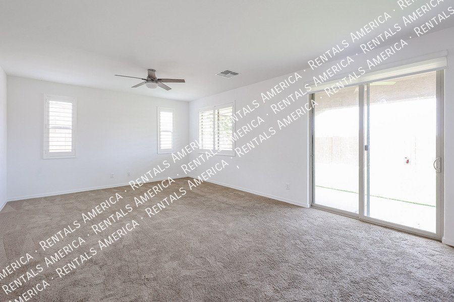 Spacious 4-Bedroom Home with Loft property image