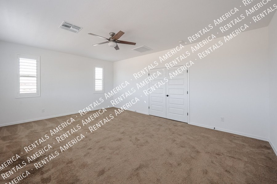 Spacious 4-Bedroom Home with Loft property image