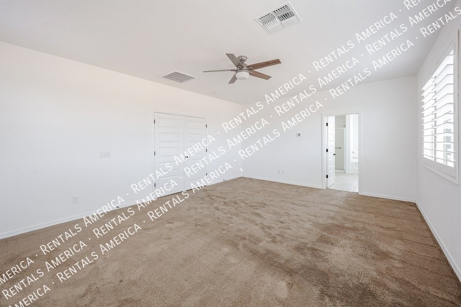 Spacious 4-Bedroom Home with Loft property image
