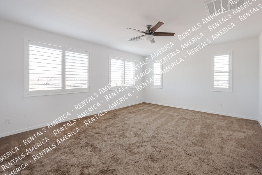 Spacious 4-Bedroom Home with Loft property image