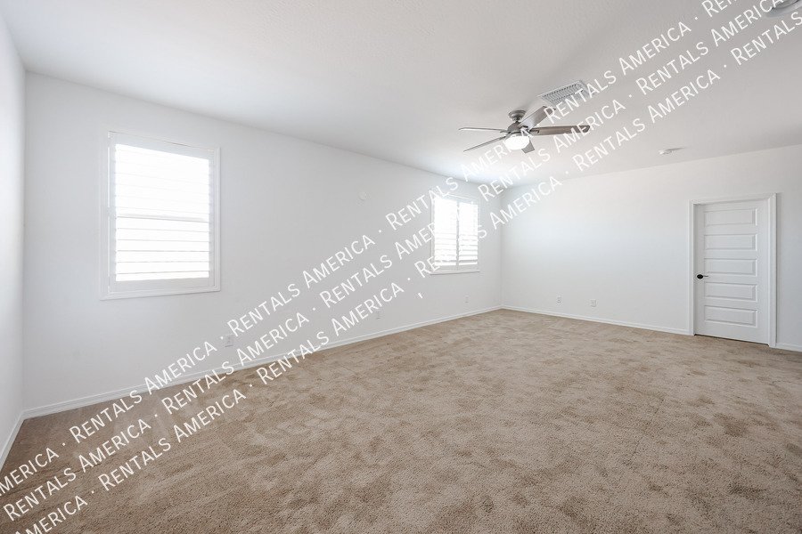 Spacious 4-Bedroom Home with Loft property image