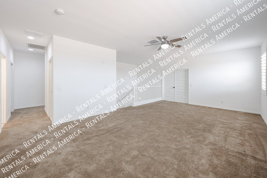 Spacious 4-Bedroom Home with Loft property image