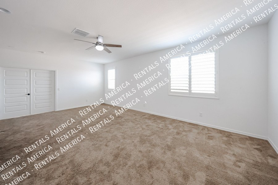 Spacious 4-Bedroom Home with Loft property image
