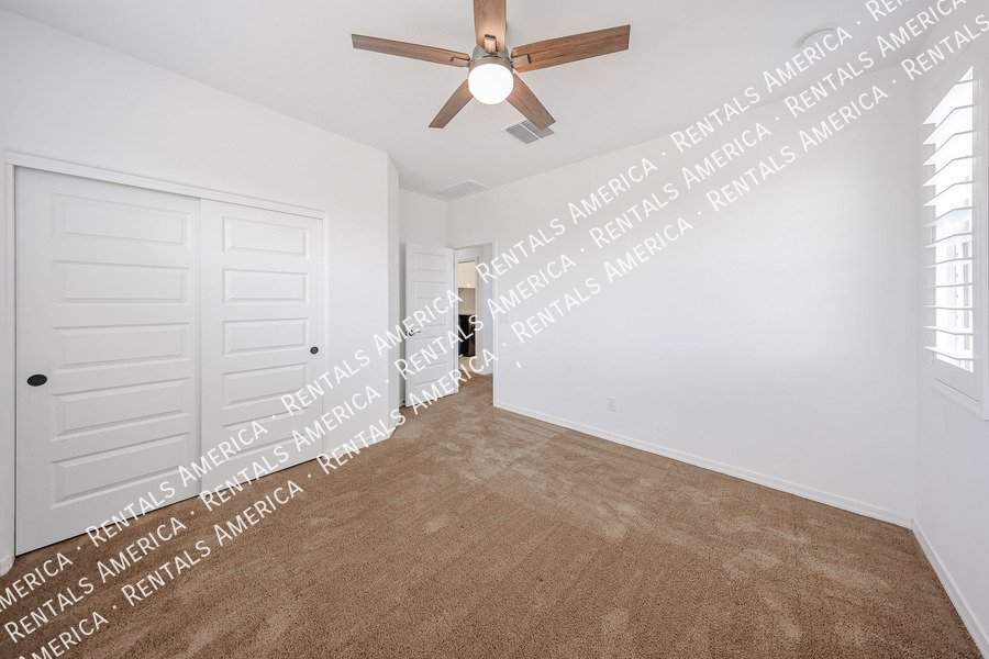 Spacious 4-Bedroom Home with Loft property image