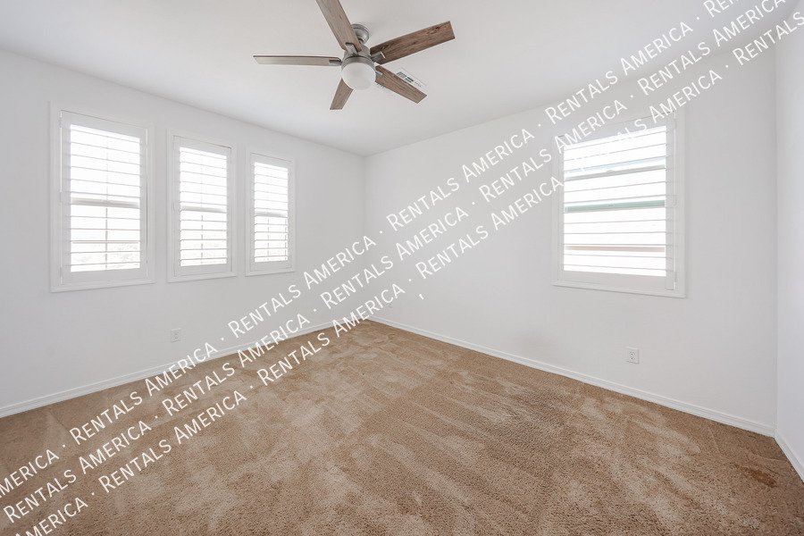 Spacious 4-Bedroom Home with Loft property image