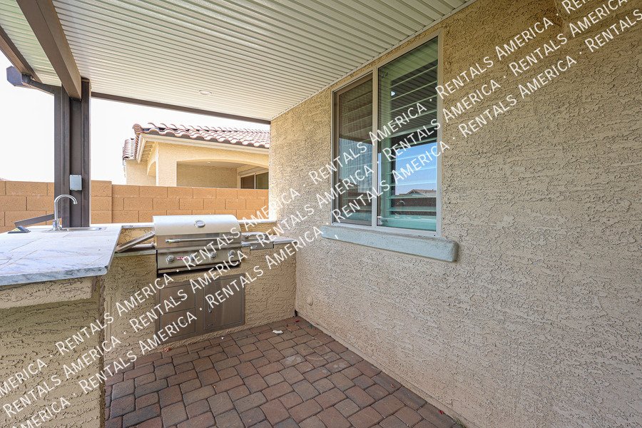 Spacious 4-Bedroom Home with Loft property image