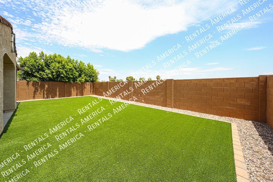 Spacious 4-Bedroom Home with Loft property image