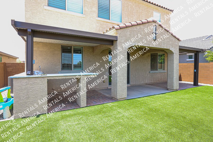 Spacious 4-Bedroom Home with Loft property image