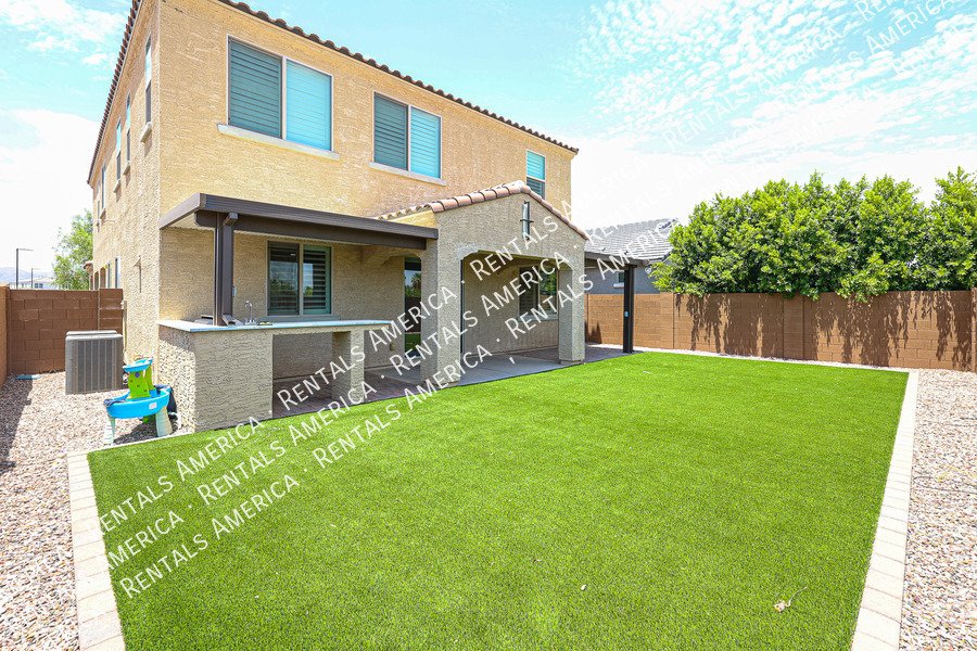 Spacious 4-Bedroom Home with Loft property image