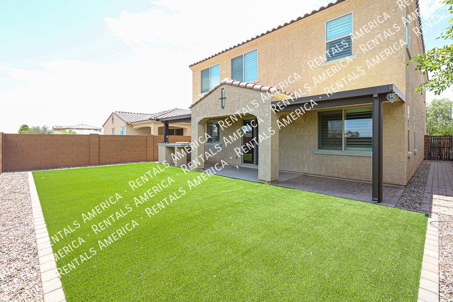 Spacious 4-Bedroom Home with Loft property image
