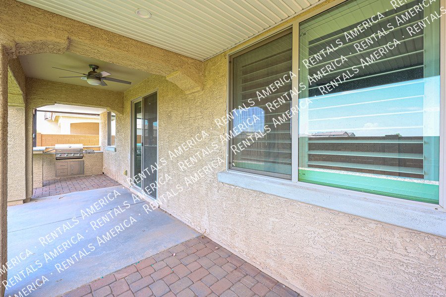 Spacious 4-Bedroom Home with Loft property image