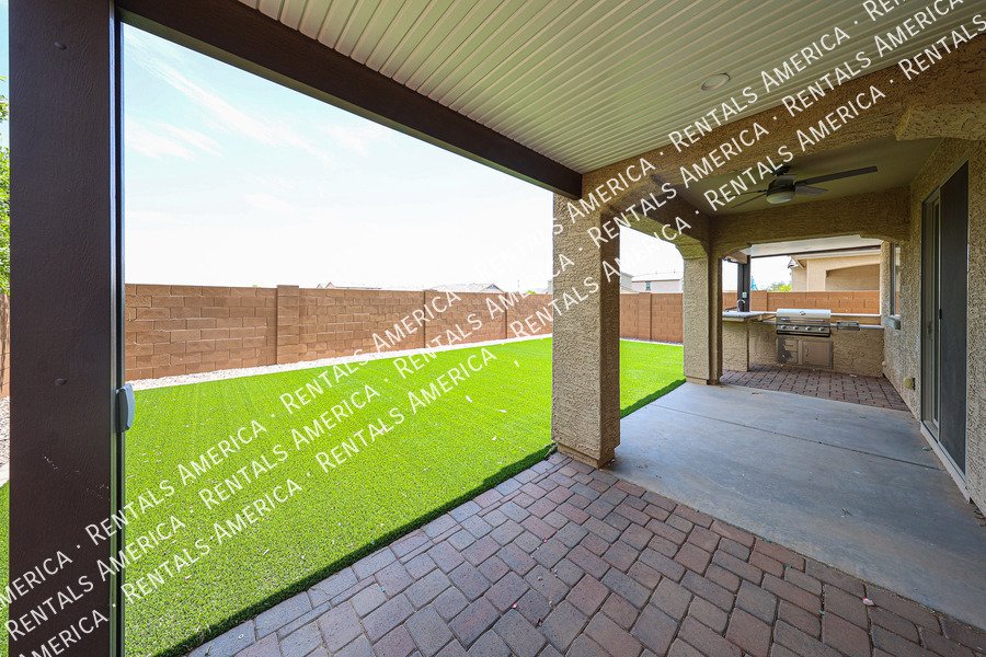 Spacious 4-Bedroom Home with Loft property image