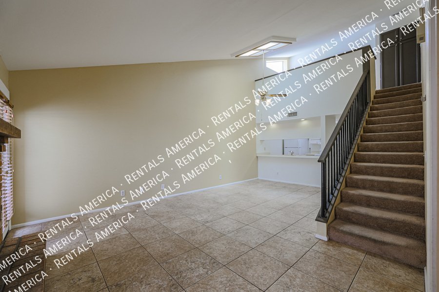 MI SPECIAL! Cute 2 Bed 2 Bath Townhome in Tempe! This is a Must See! property image
