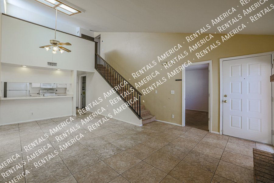 MI SPECIAL! Cute 2 Bed 2 Bath Townhome in Tempe! This is a Must See! property image