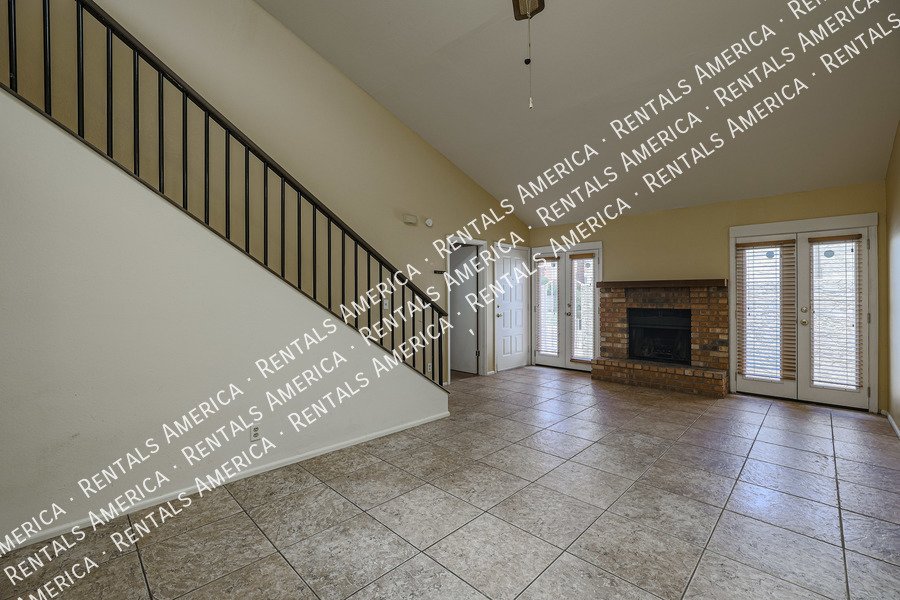 MI SPECIAL! Cute 2 Bed 2 Bath Townhome in Tempe! This is a Must See! property image