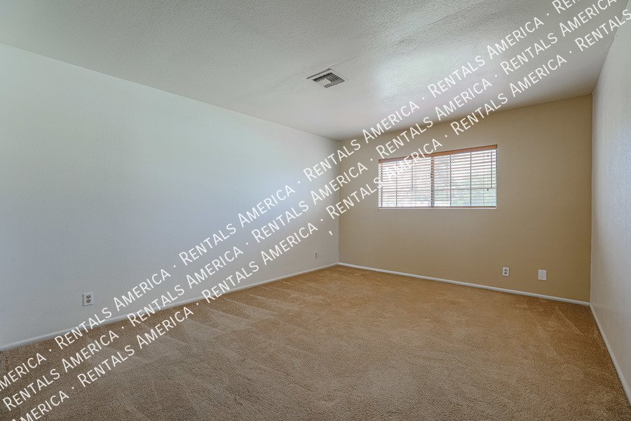 MI SPECIAL! Cute 2 Bed 2 Bath Townhome in Tempe! This is a Must See! property image