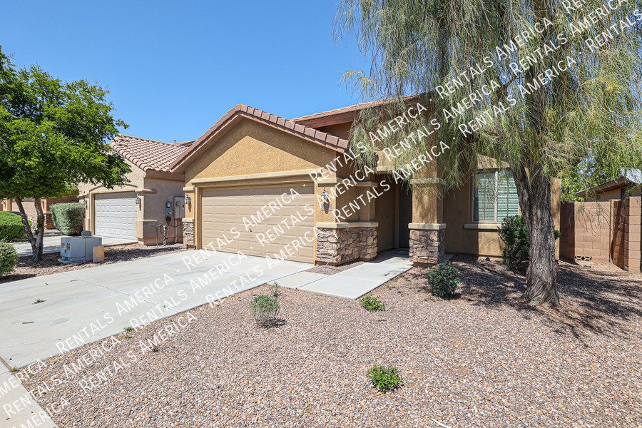 Beautiful 3BD 2BA home with POOL and SOLAR in Laveen Meadows! property image