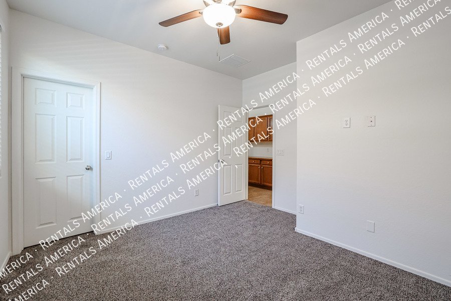 Beautiful 3BD 2BA home with POOL and SOLAR in Laveen Meadows! property image