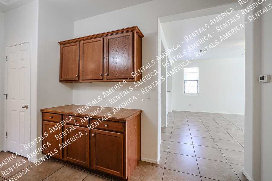 Beautiful 3BD 2BA home with POOL and SOLAR in Laveen Meadows! property image