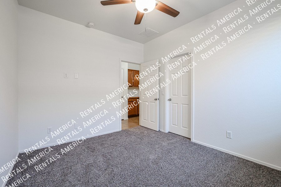 Beautiful 3BD 2BA home with POOL and SOLAR in Laveen Meadows! property image
