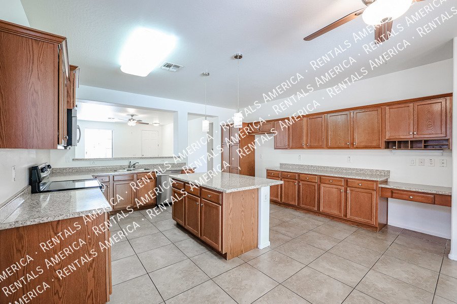 Beautiful 3BD 2BA home with POOL and SOLAR in Laveen Meadows! property image