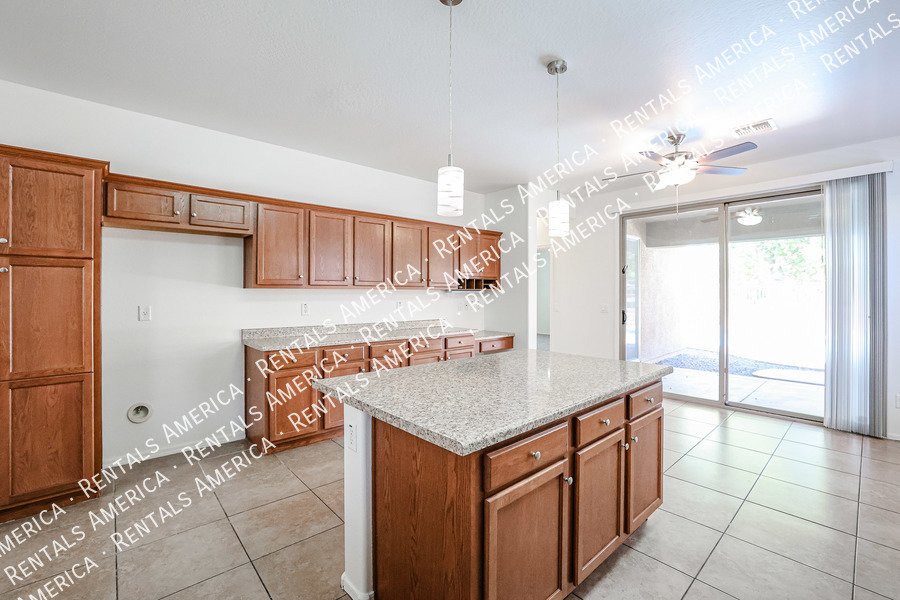 Beautiful 3BD 2BA home with POOL and SOLAR in Laveen Meadows! property image