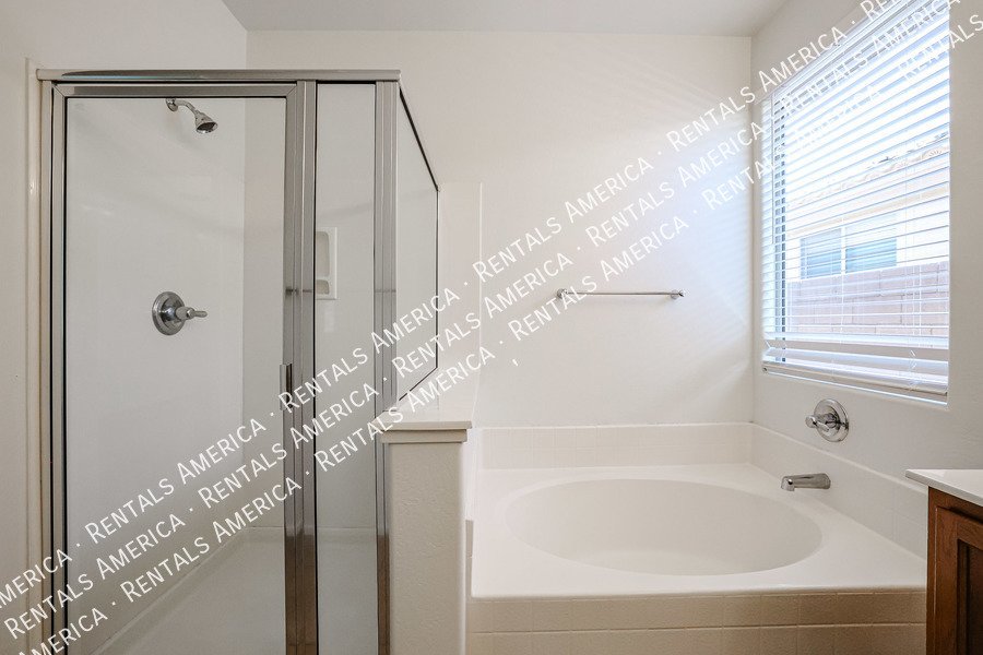 Beautiful 3BD 2BA home with POOL and SOLAR in Laveen Meadows! property image
