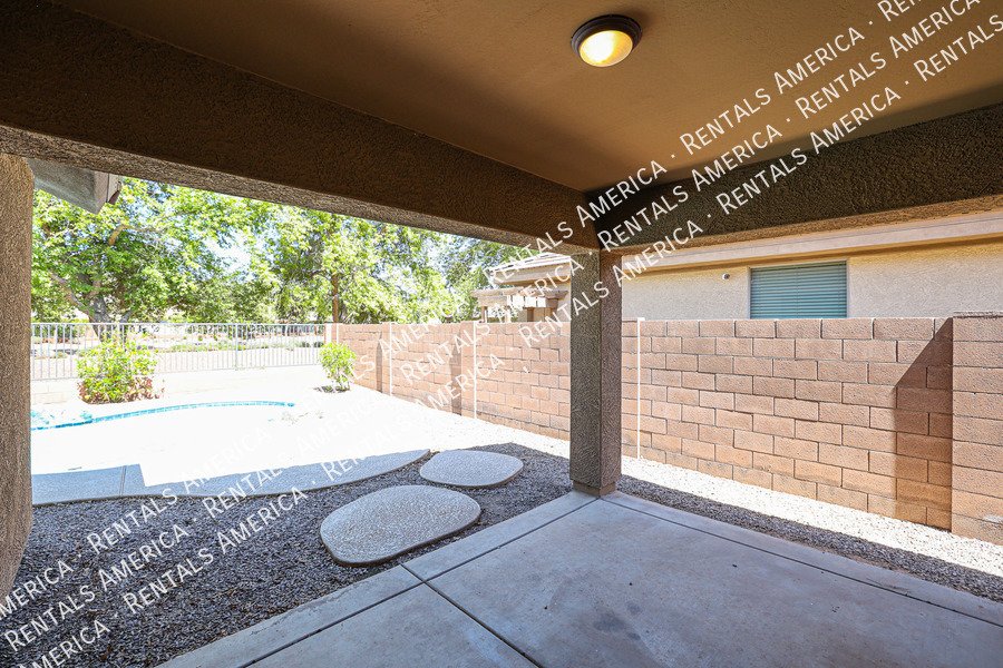 Beautiful 3BD 2BA home with POOL and SOLAR in Laveen Meadows! property image