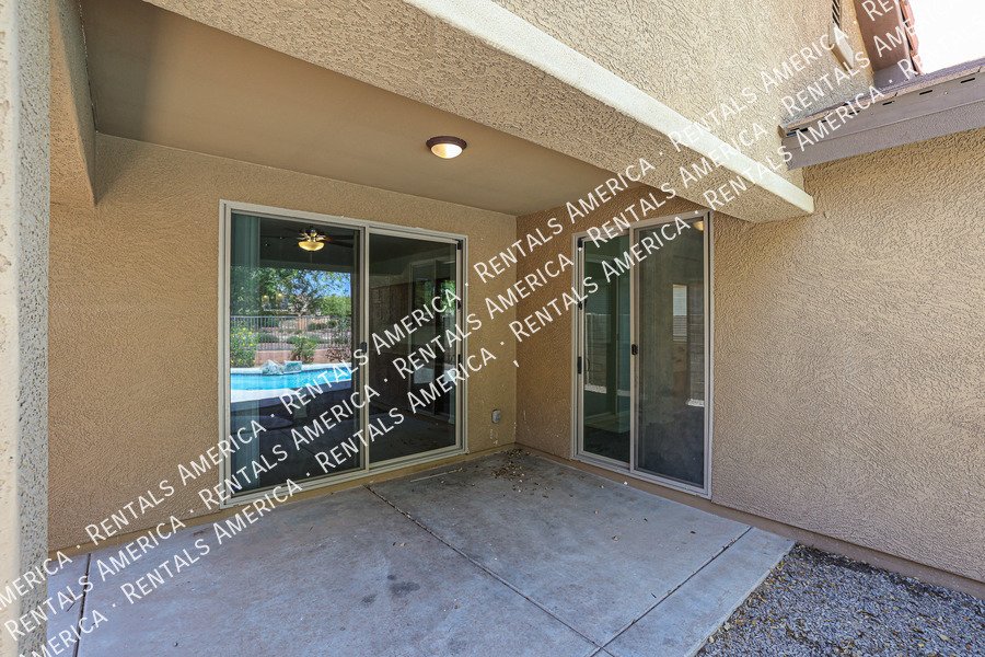 Beautiful 3BD 2BA home with POOL and SOLAR in Laveen Meadows! property image
