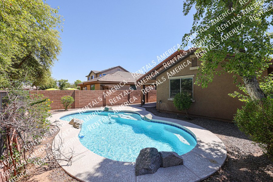 Beautiful 3BD 2BA home with POOL and SOLAR in Laveen Meadows! property image