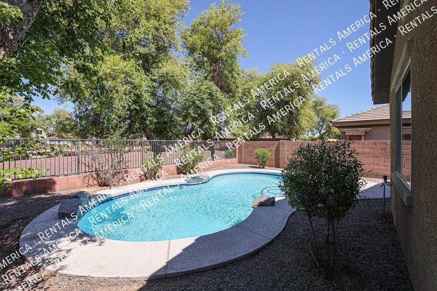 Beautiful 3BD 2BA home with POOL and SOLAR in Laveen Meadows! property image
