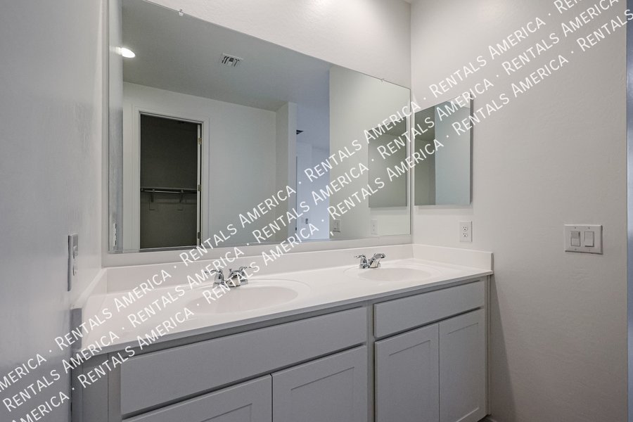 9351 E Steno Ave property image