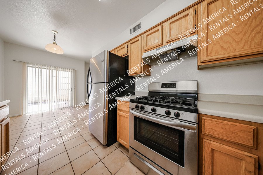 Tempe 2BR Home with 2-Car Garage, Washer/Dryer & Great L property image