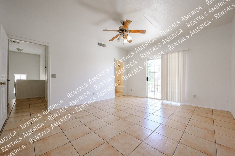 Tempe 2BR Home with 2-Car Garage, Washer/Dryer & Great L property image