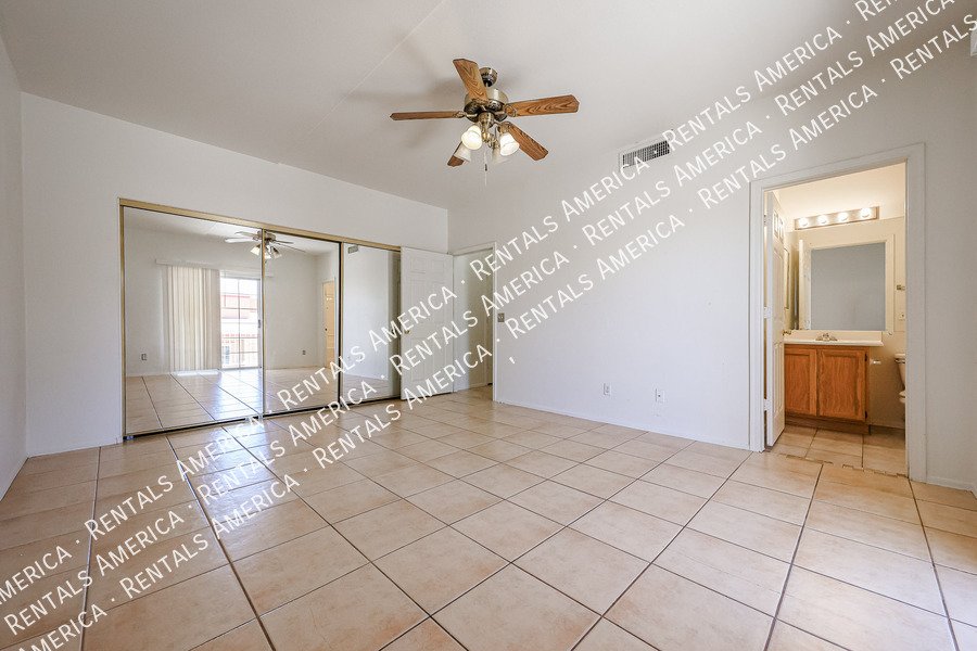 Tempe 2BR Home with 2-Car Garage, Washer/Dryer & Great L property image