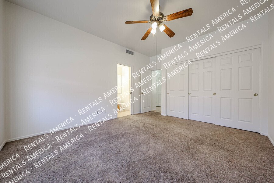 Tempe 2BR Home with 2-Car Garage, Washer/Dryer & Great L property image